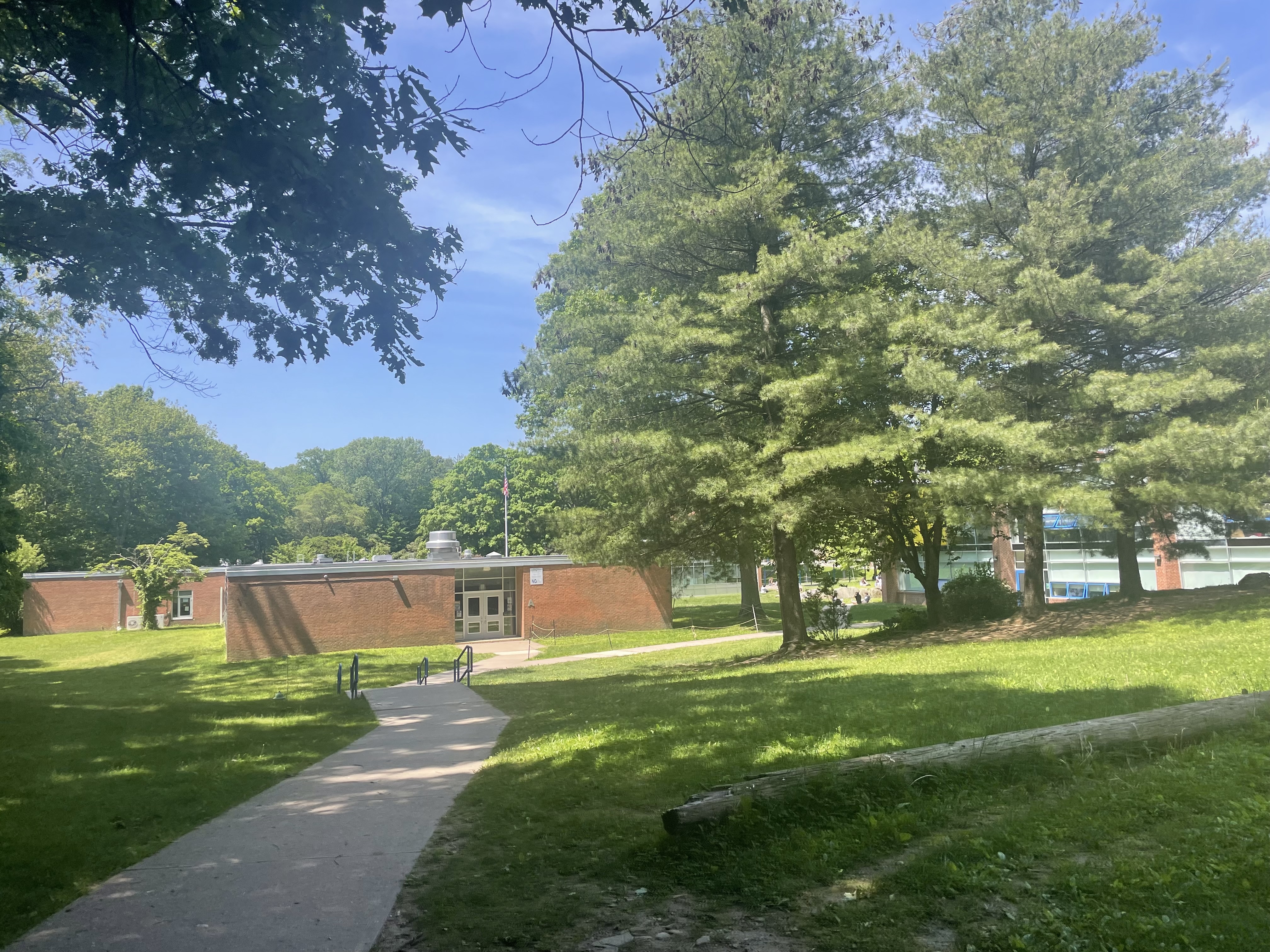 A picture of 4th street in May 2024